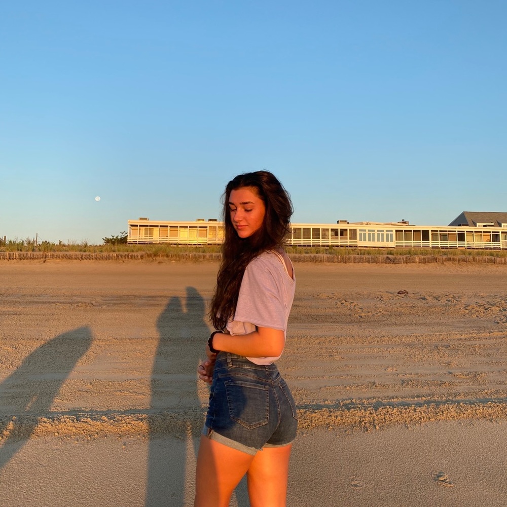 Meet your Posher, Madelyn